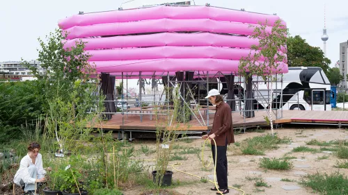 Sommer Pavilion an der Spree für u-institute, Kompetenzzentrum Kultur- und Kreativwirtschaft des Bundes