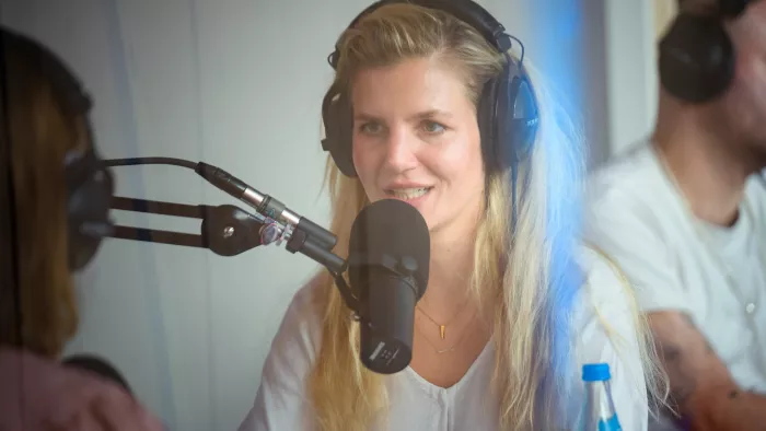 Johanna Degen bei der Aufnahme des re:publicast