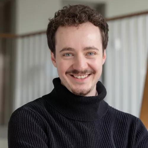 Portrait Felix Briegel