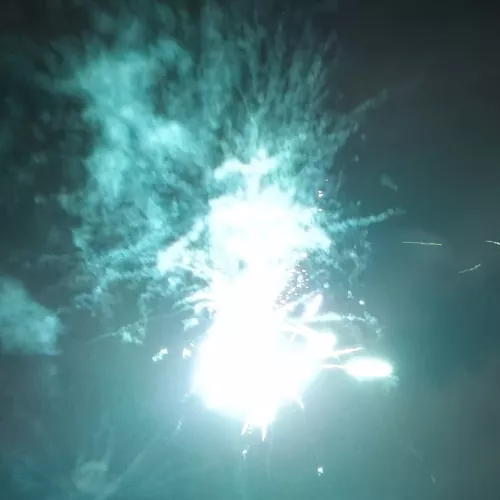 Ein türkises Feuerwerk