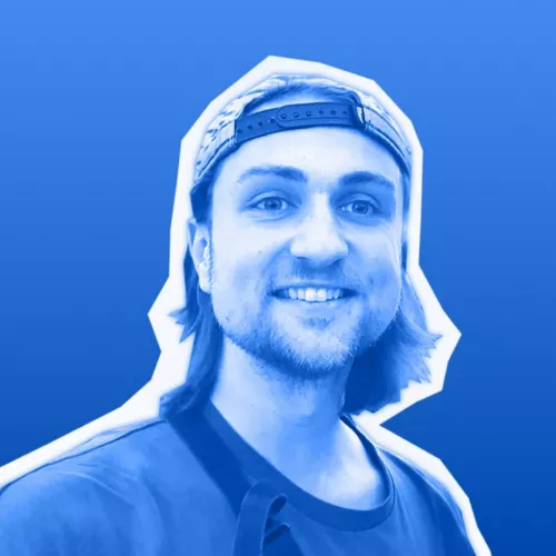 Duo tone picture colored blue and white showing a 28 year young man with long hair, wearing a cap.
