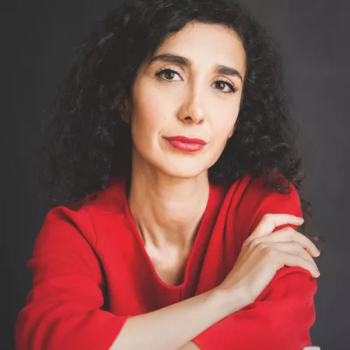 Portrait von Asha Hedayati