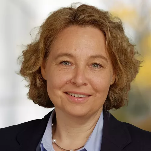 Fotoportrait Claudia Lemke, Professorin für Wirtschaftsinformatik an der HWR Berlin