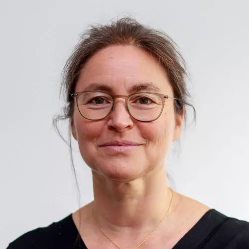 Dorothee Menhart