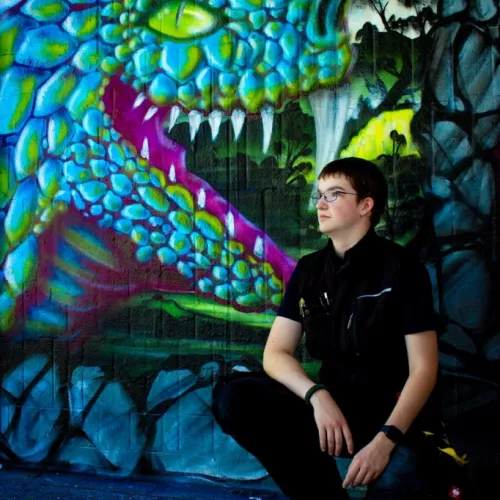 Bild vor Graffitiwand