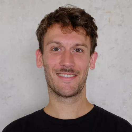 Portrait Picture of Adrian Schmidt