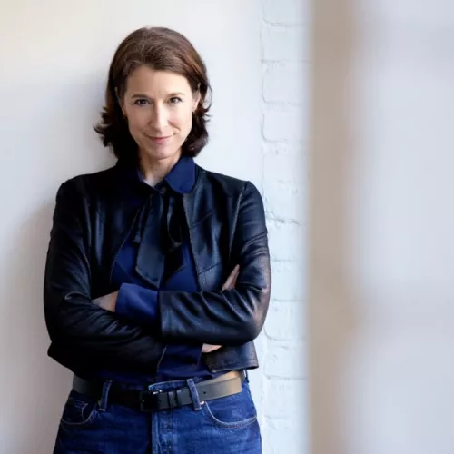 Portraitfoto von Ellen Heinrichs