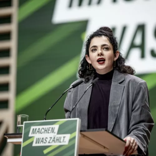 Hanna Veiler beim Grünen Parteitag 2023 