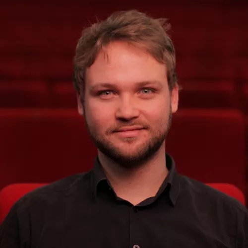 Portraitfoto von Jannis Funk