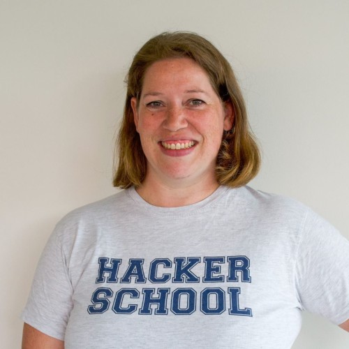 Portaitfoto von Jessica im Hacker School T-Shirt