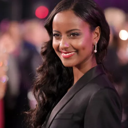 Sara Nuru auf dem "magenta carpet" des Life Ball 2013 auf dem Rathausplatz vor dem Rathaus in Wien, Österreich.