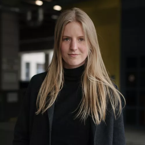 Portraitfoto von Mascha Pfitzer