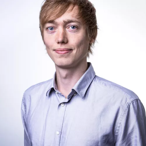 Porträtfoto von Nils Schmelzer von der NABU International Naturschutzstiftung