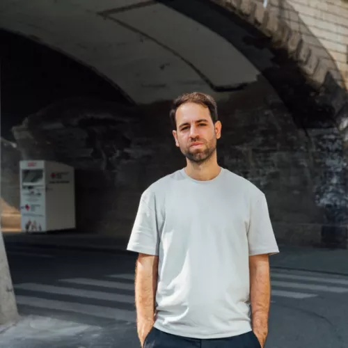 Ali Gutsfeld: Autor und Host