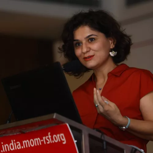 Presenting media owners' database in Delhi, India 