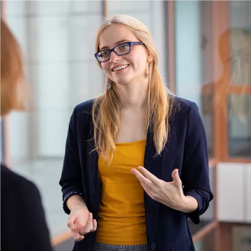 Zu sehen ist Frau Beierling Wissenschaftlerin des TRR 318 