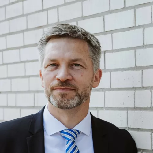 Timo lächelt