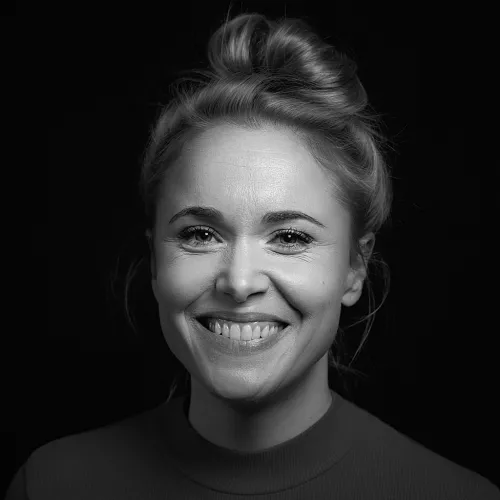 black and white portrait picture of Ulrike Rausch