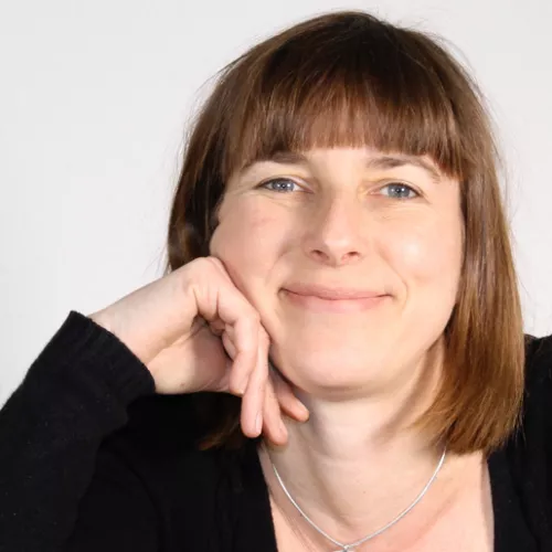 Portrait mit aufgestütztem Kopf