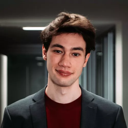 Portraitfoto von Jonathan Kemper