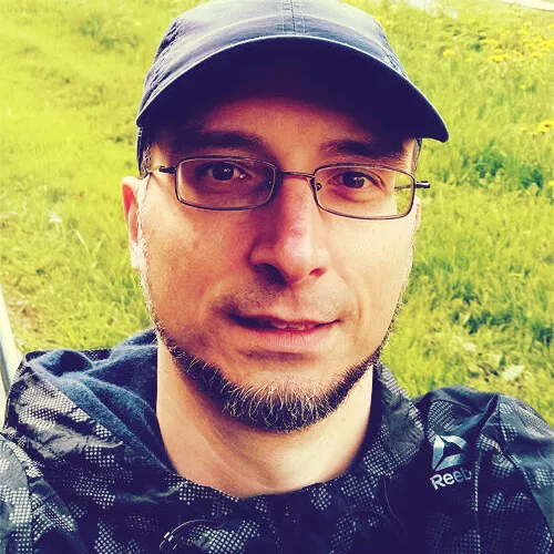 Portrait welches Dr. Fischer zeigt.