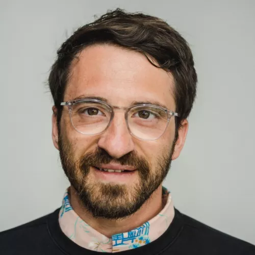 Portraitbild Andreas Weck, Redakteur Arbeit, Karriere und Management bei t3n